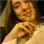 Laureata in Lettere Moderne impartisce lezioni di italiano scolastico, letteratura, scrittura, lettura, comprensione del testo